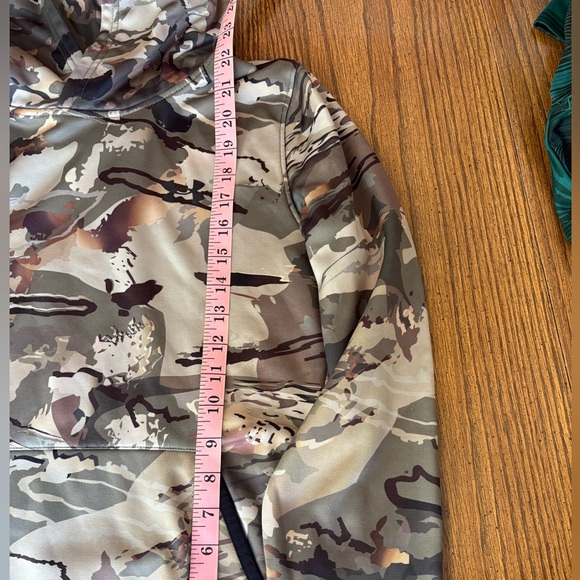 Boys Under Armour Camo Hoodie (Large) - Picture 4 of 5